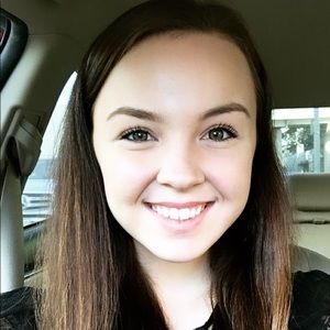 Meet your Posher, Carla